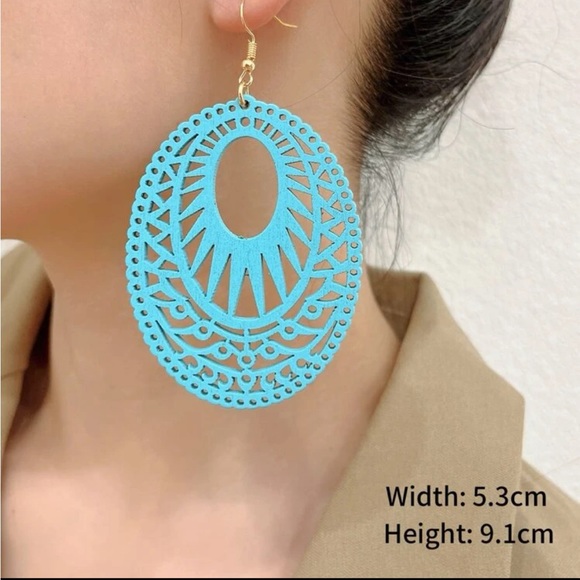 4/$12 Blue Hollow Out Oval Drop Earrings - Picture 2 of 8